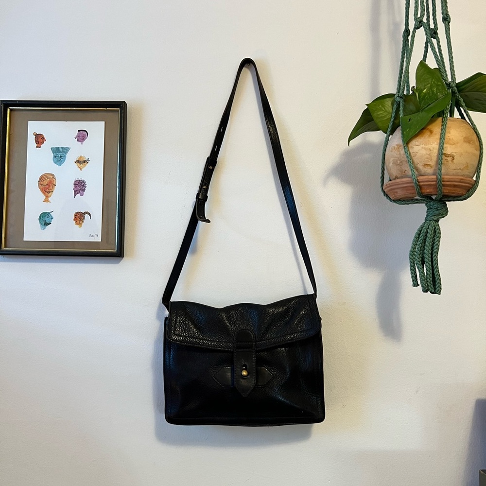 Madewell black leather envelope crossbody purse